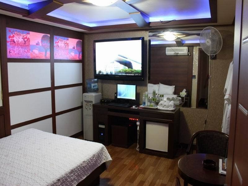 Picasso Motel Jongno Seoul Bagian luar foto