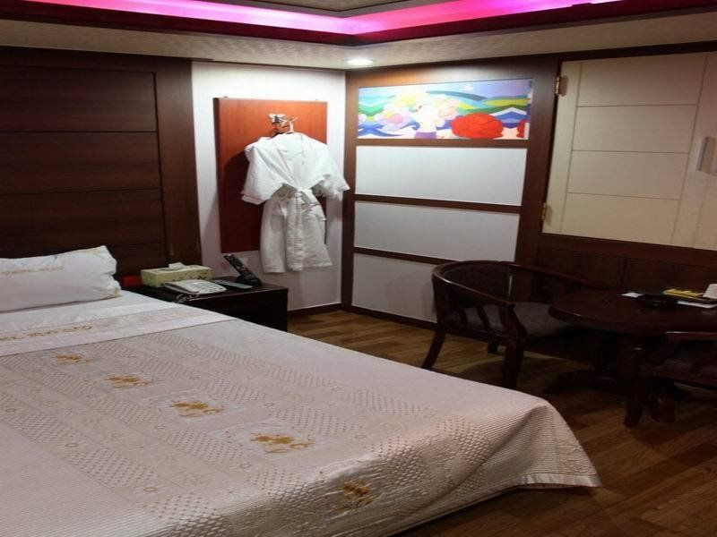 Picasso Motel Jongno Seoul Bagian luar foto